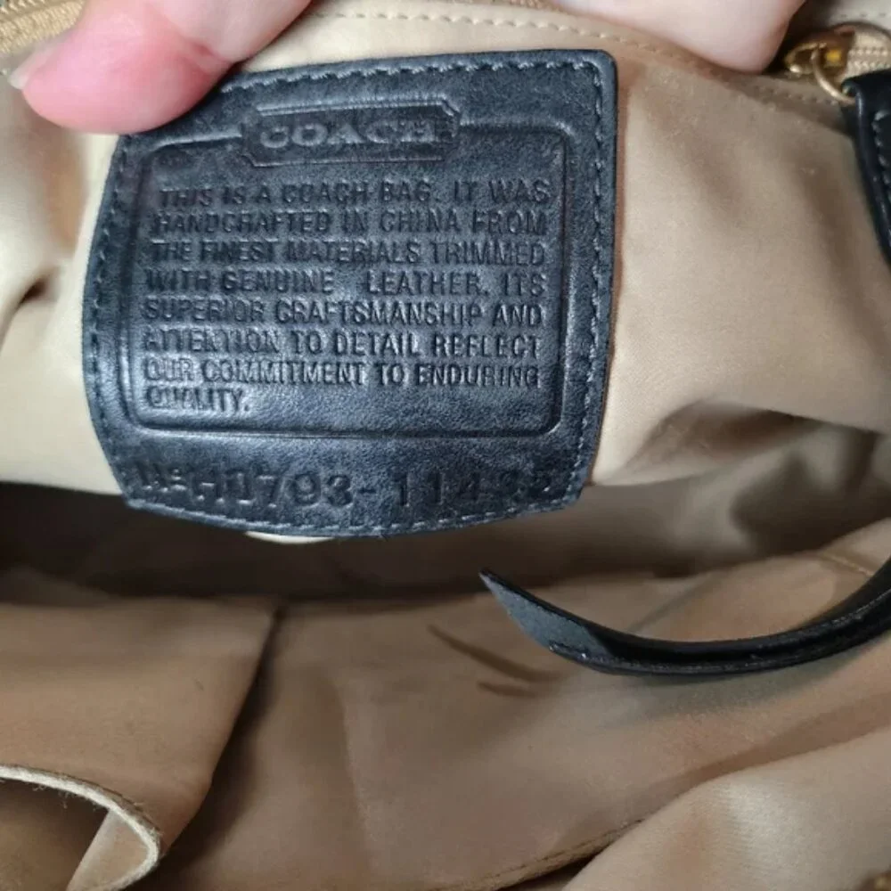 💜 Coach vintage bleeker black and tan purse - many pockets leather & canvas - Picture 6 of 9